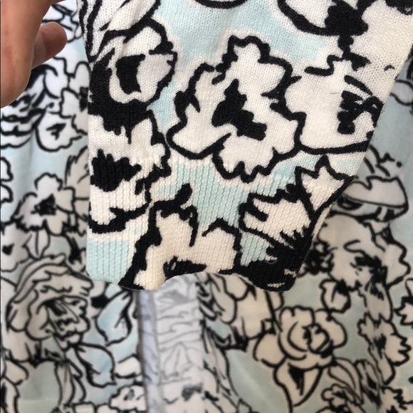 LOFT xxsp blue, black and white floral cardigan - Picture 5 of 5
